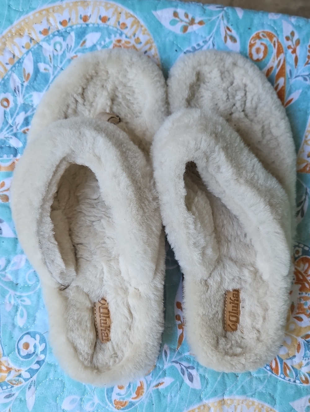 OluKai Women Kipe'a Heu Plush Shearling Flip Flop Sandal in Beige Tan US Size 8 - Picture 2 of 6